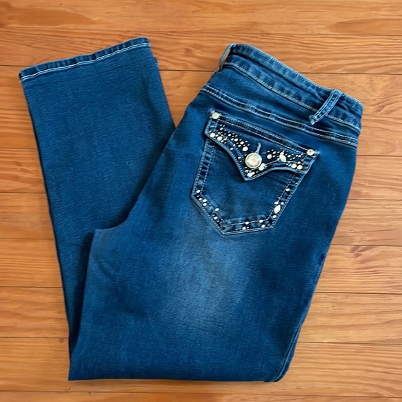 EST. 1946 Denim Denim - EST. 1946 Contemporary Capri Jeans